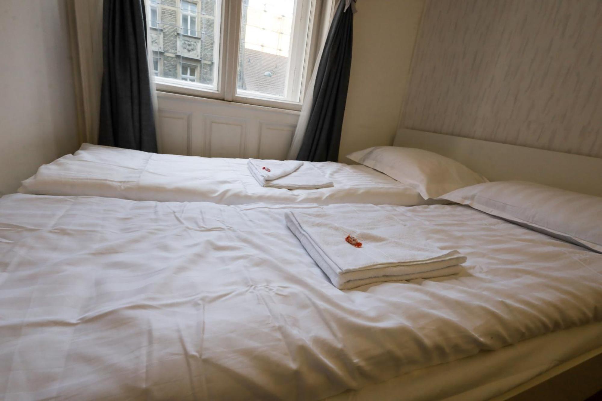 Budapest Pest-Port Apartment 4 Rooms For 16 Person Budapeste Exterior foto