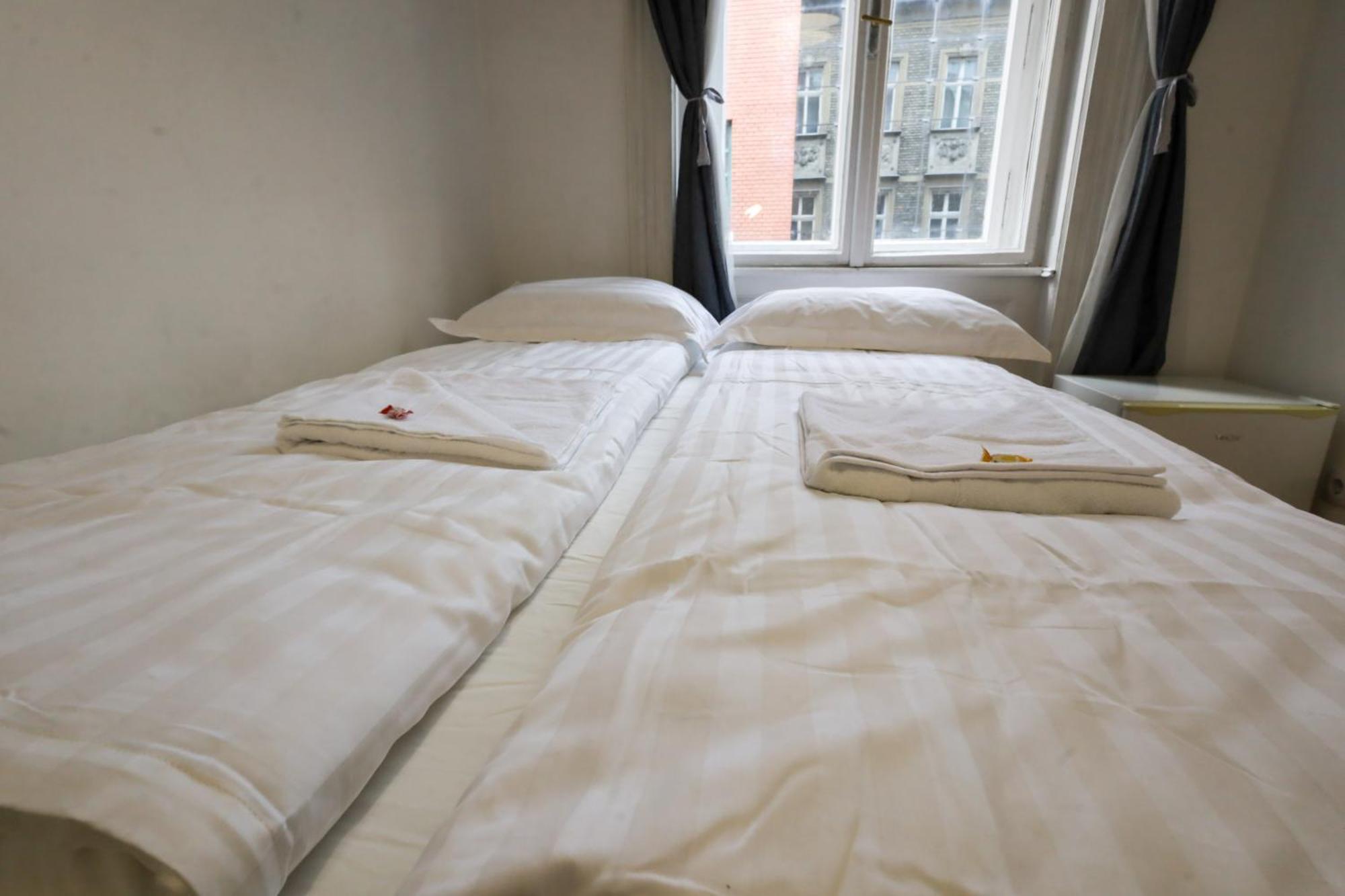 Budapest Pest-Port Apartment 4 Rooms For 16 Person Budapeste Exterior foto